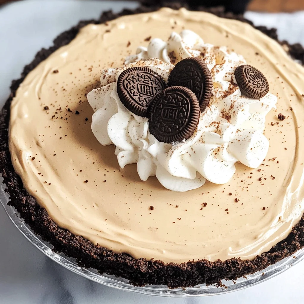 Creamy Coffee Pie Recipe (No Bake, 6 Ingredients)